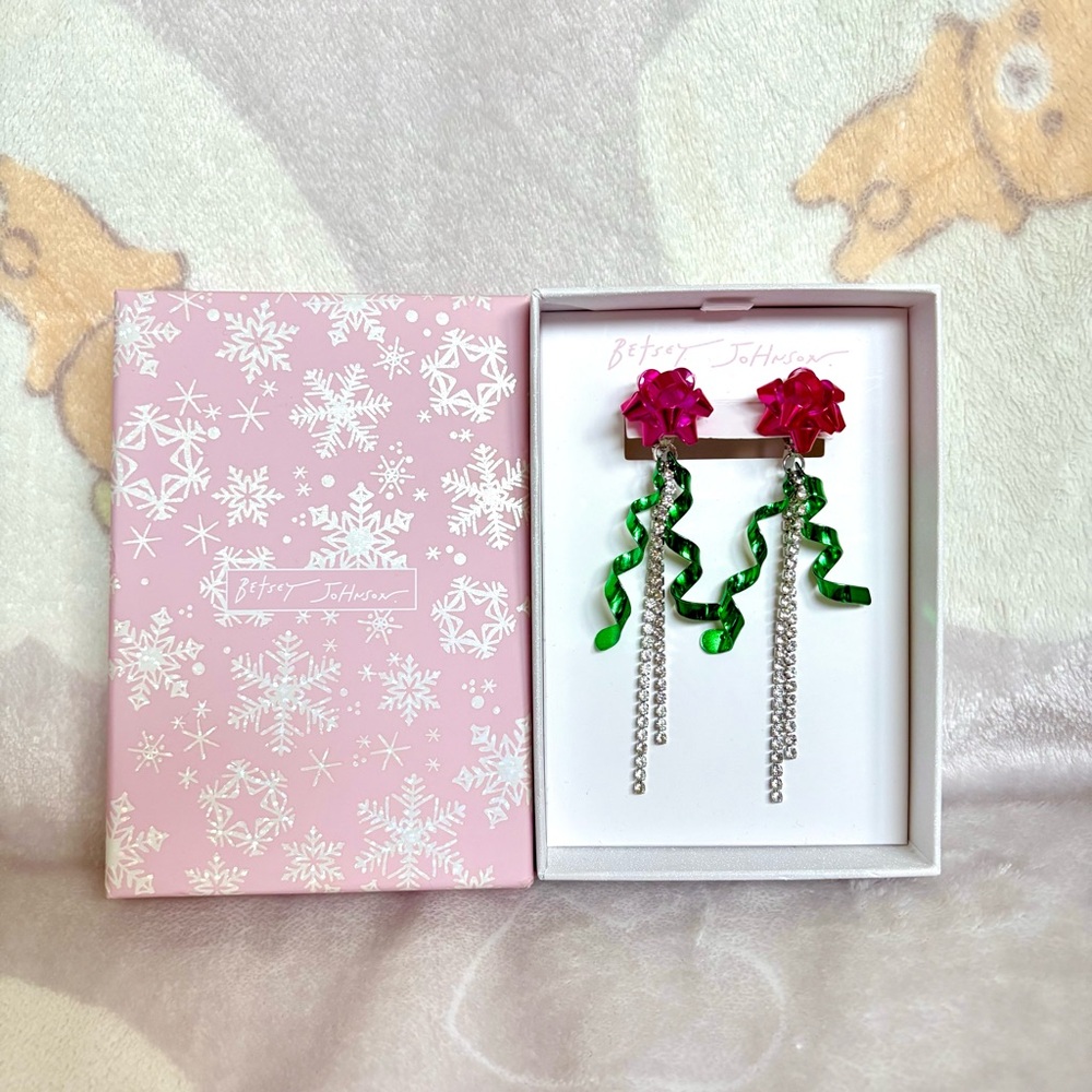 NEW Betsey Johnson Holiday Ribbon Bow Rhinestone Dangle Drop Festive Earrings